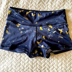 United Lifters 2” booty shorts size Medium